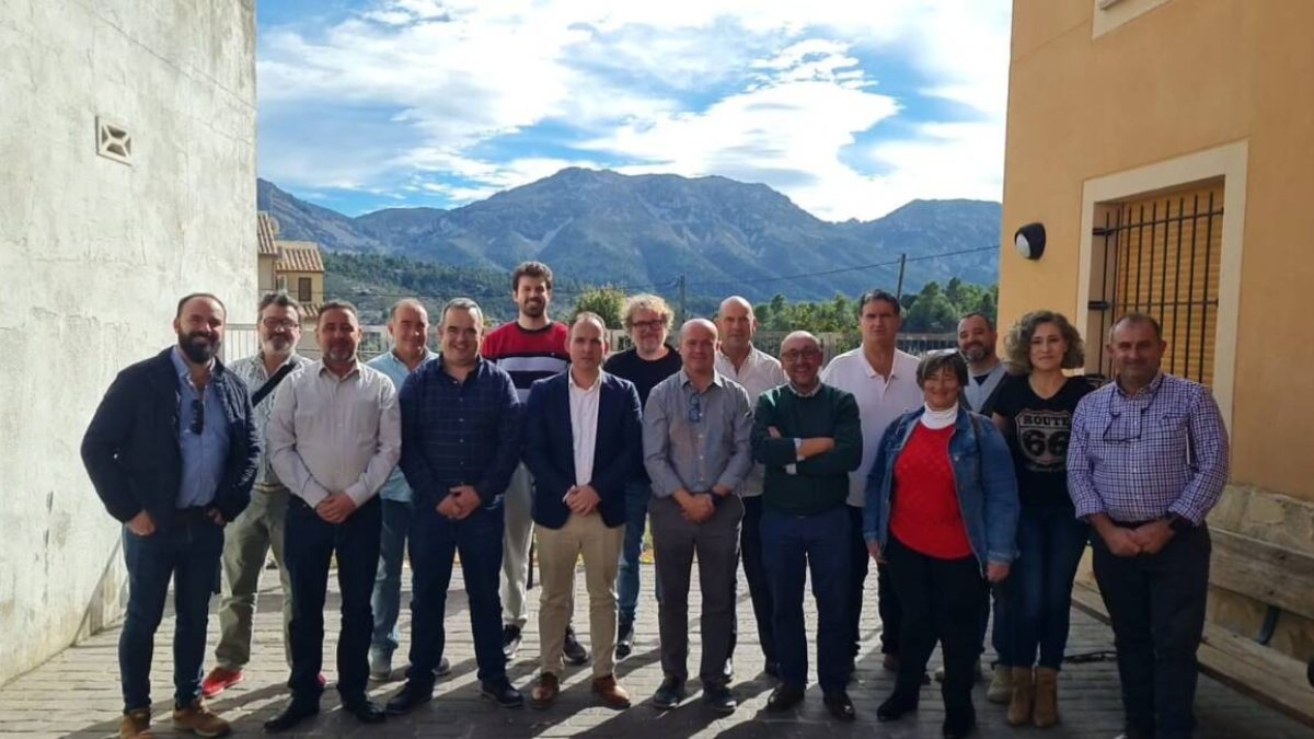 Reunión con alcaldes de de municipios en riesgo de despoblación - DIPUTACIÓN DE ALICANTE