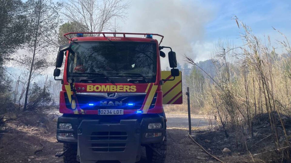 El incendio de Fanzara evoluciona y se levanta el confinamiento de la población