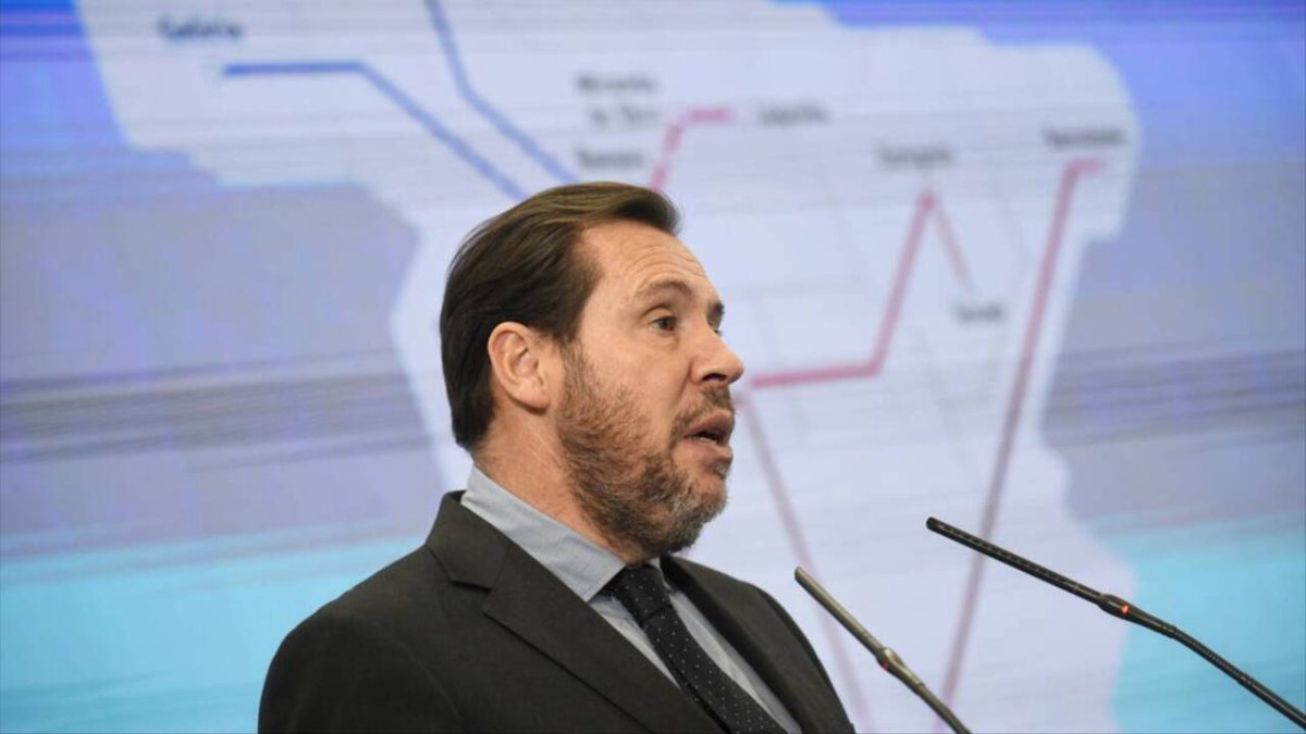 El ministro de Transportes y Movilidad Sostenible, Óscar Puente.