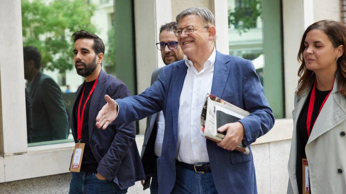 Ximo Puig a su llegada al Comité del PSOE