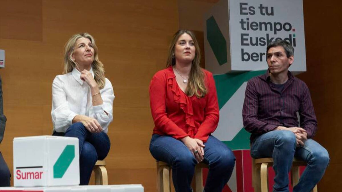 Yolanda Díaz con su candidata y el candidato que ha logrado escaño
