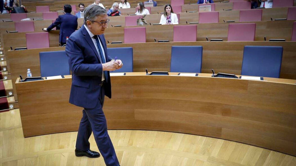 El conseller de Educación, José Antonio Rovira