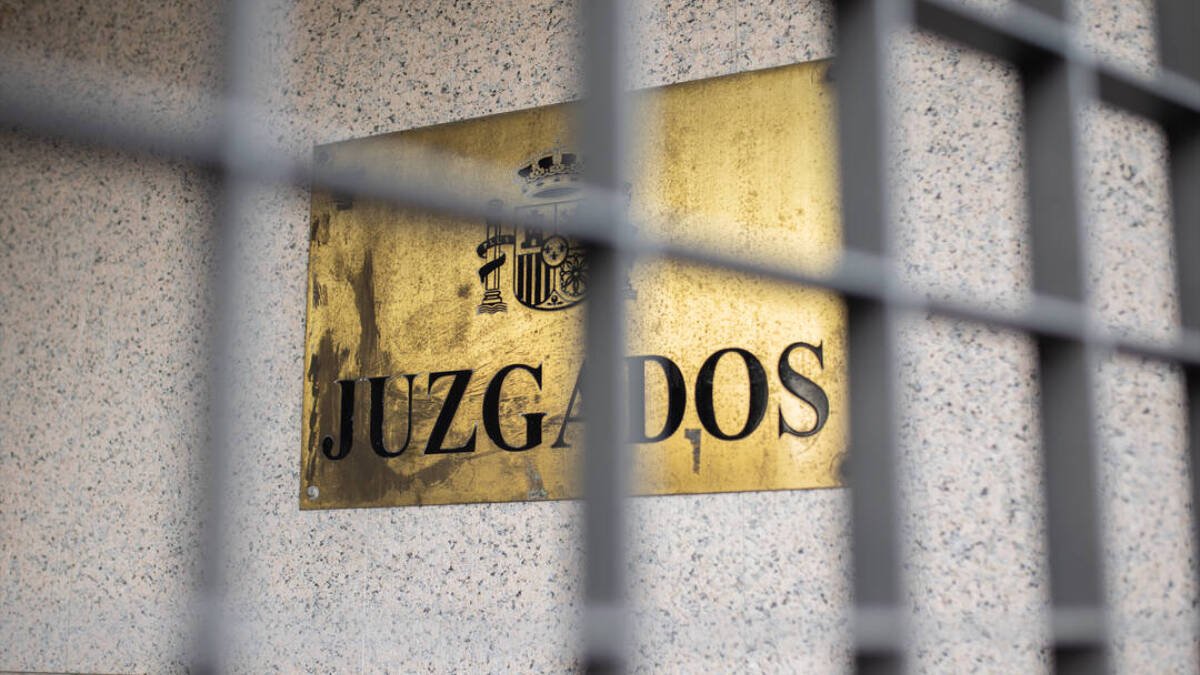 Un hombre es condenado a dos años de prisión y al pago de más de 1.000 euros por estafar a 12 personas