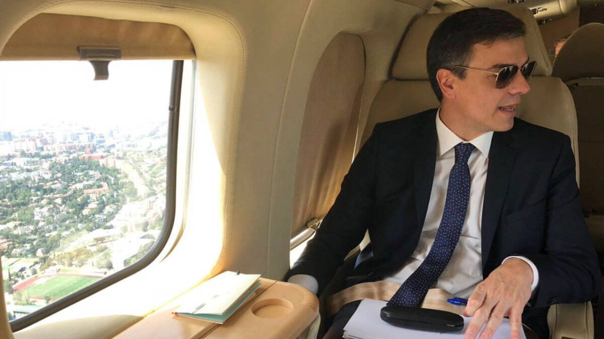 Pedro Sánchez en el Falcon