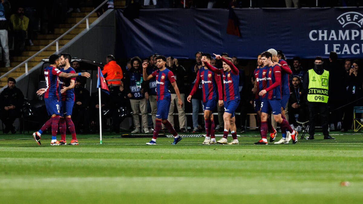 Los jugadores del Barcelona celebran un gol.