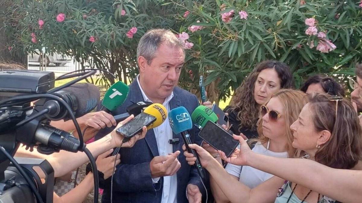 El secretario general del PSOE-A, Juan Espadas, en Huelva.