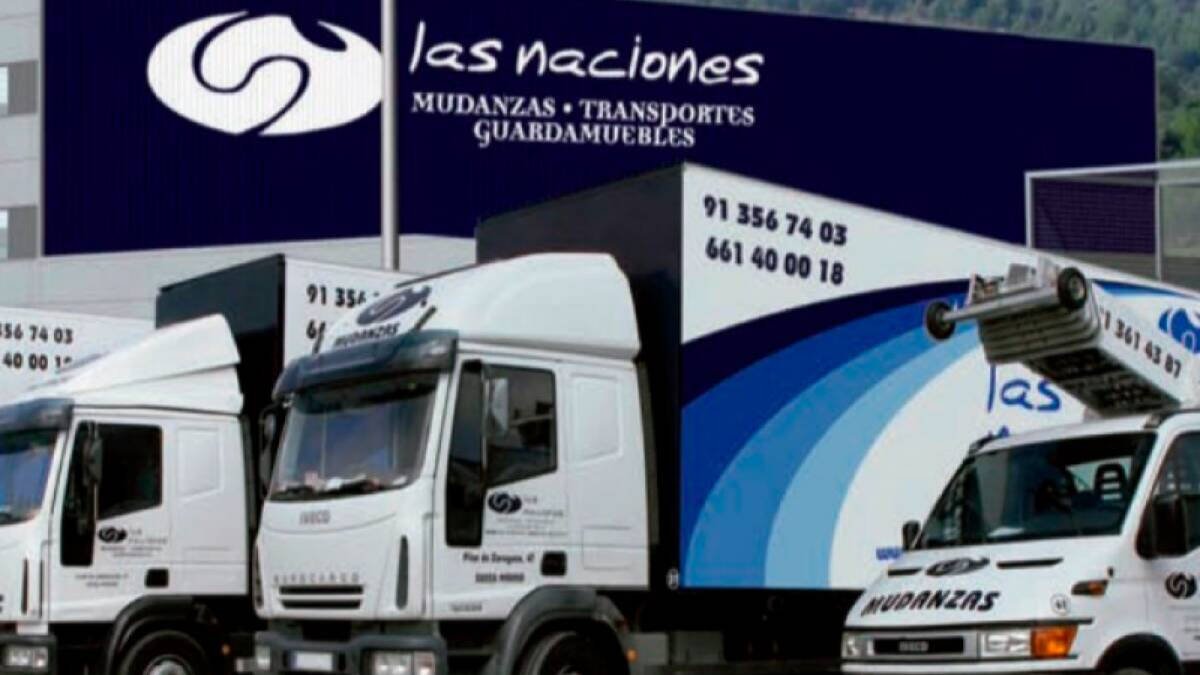 Camiones de la empresa 'Mudanza Las Naciones'