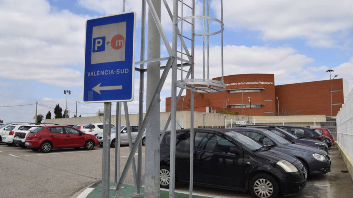 1.500 places gratuïtes d’aparcament de Metrovalencia en Falles