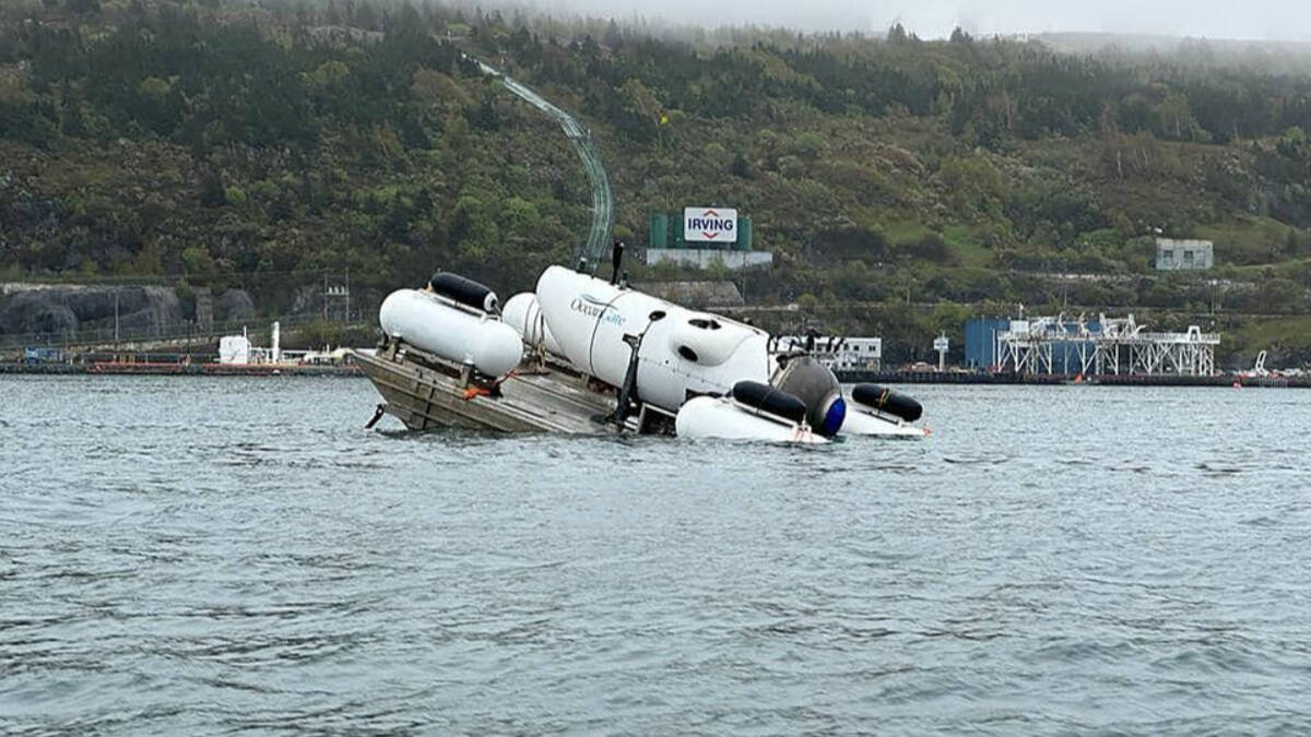 El submarino destruido por la presión antes de una inmersión.