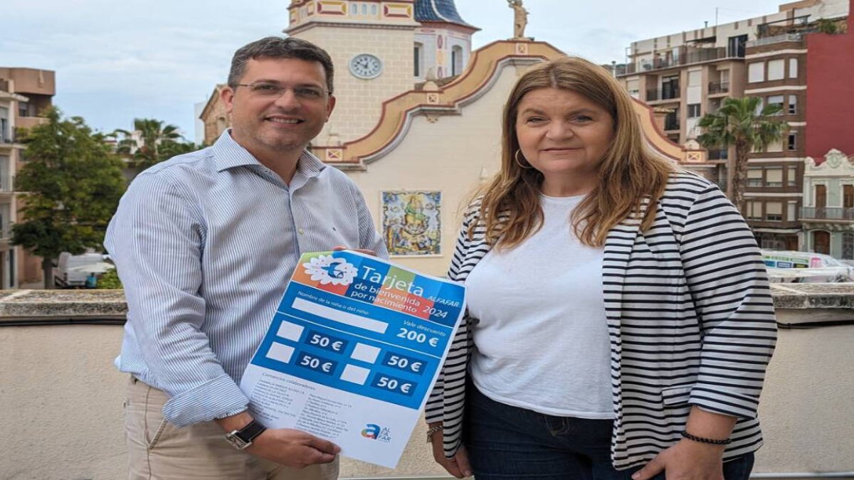 Juan Ramón Adsuara, alcalde de Alfafar y Amparo Sanjuán, concejala de Infancia