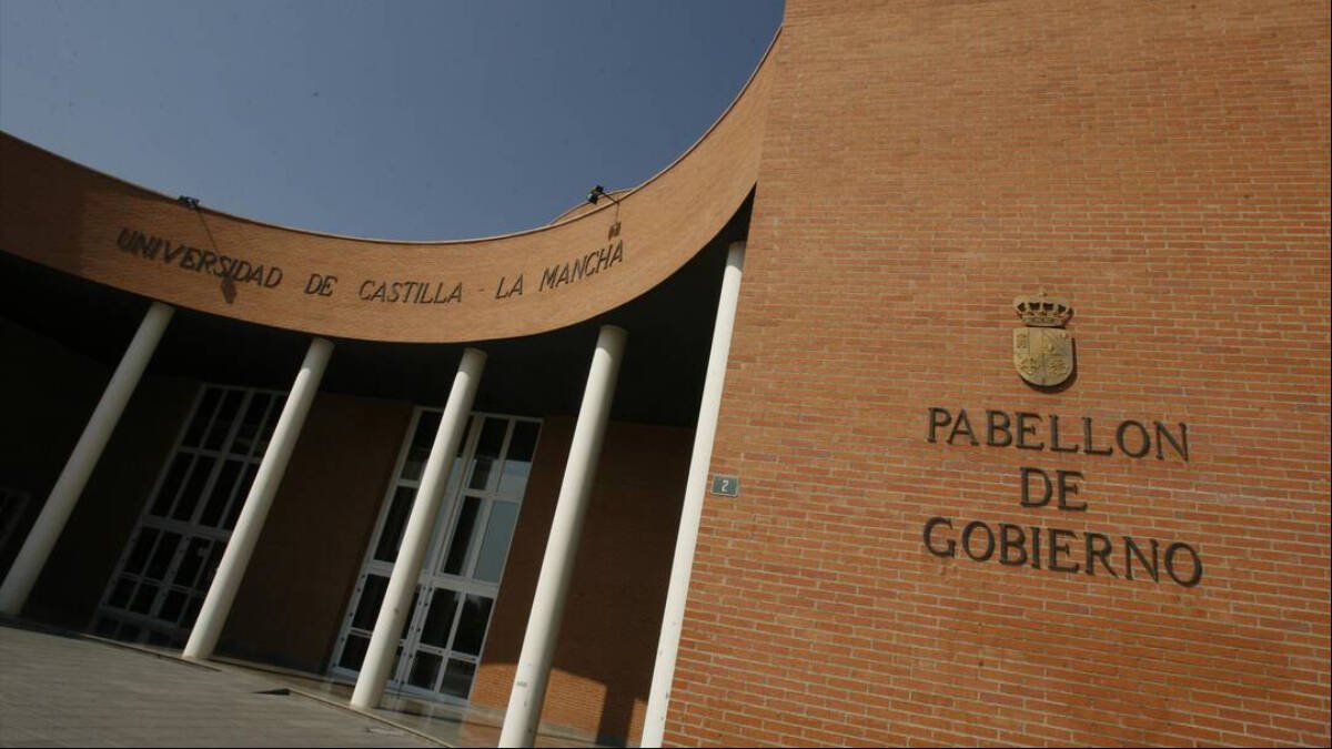 Pabellón de Gobierno del Campus de Albacete de la Universidad de Castilla La-Mancha.