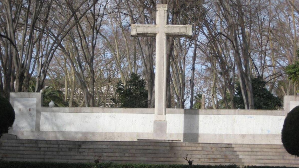 Cruz del Parque Ribalta que fue retirada por el anterior gobierno de Castellón