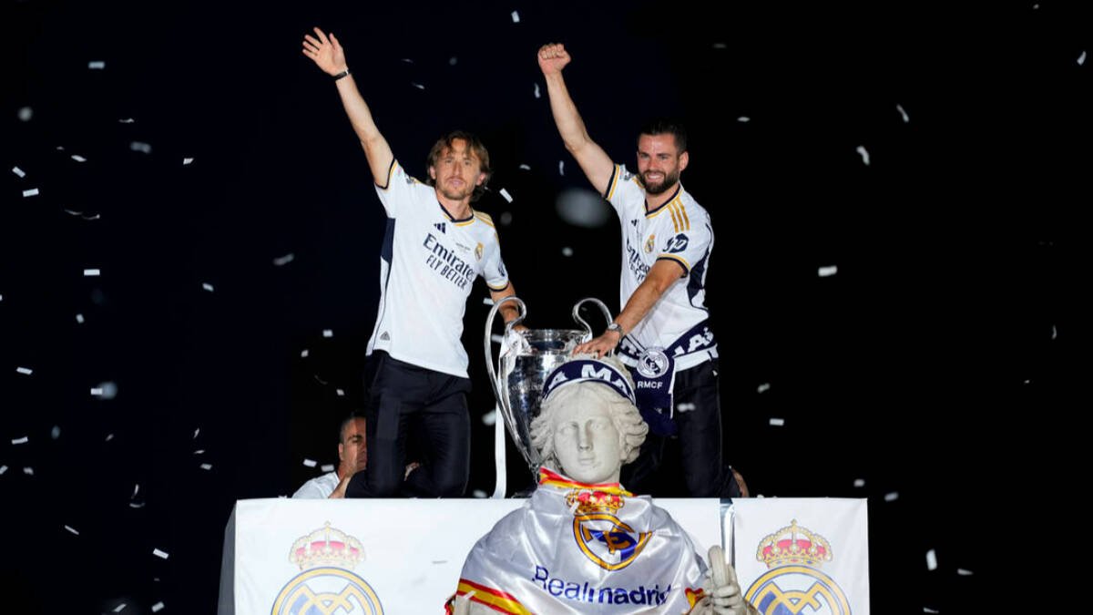 Modric y Nacho, en Cibeles con la 15