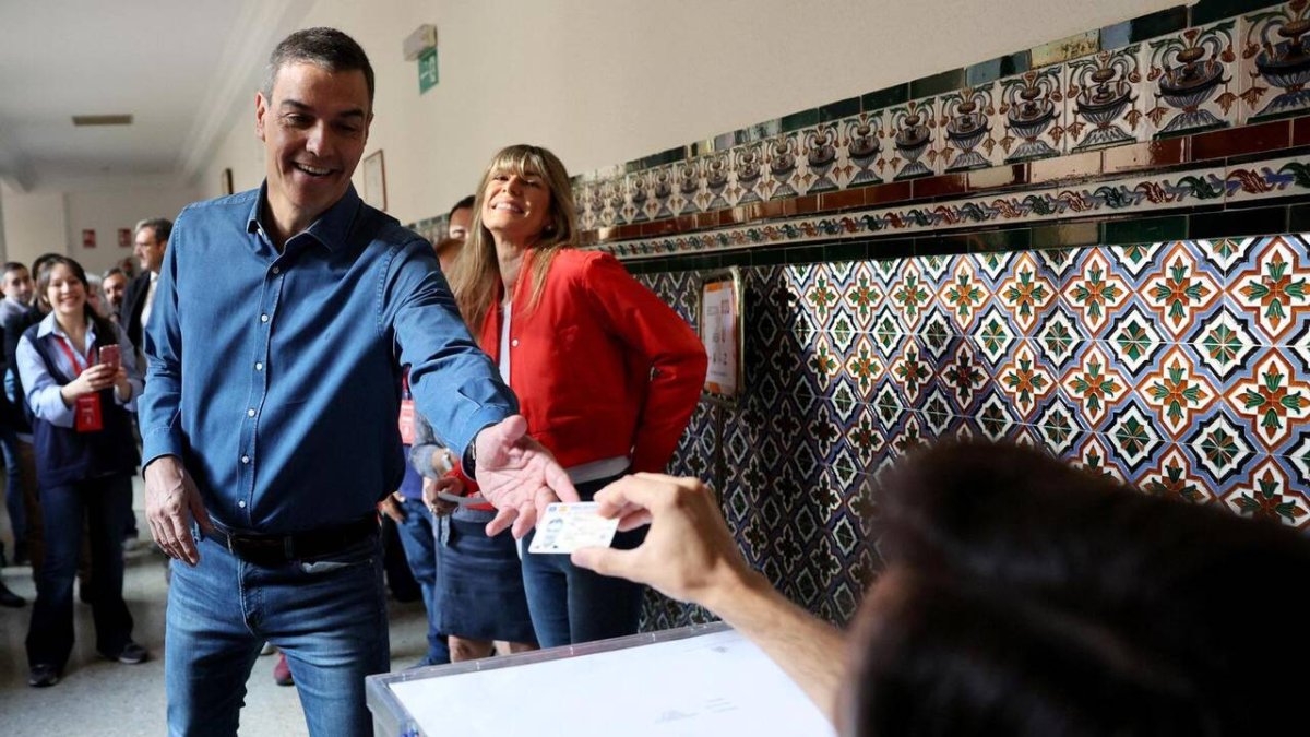 Pedro Sánchez, votando este domingo 9J.