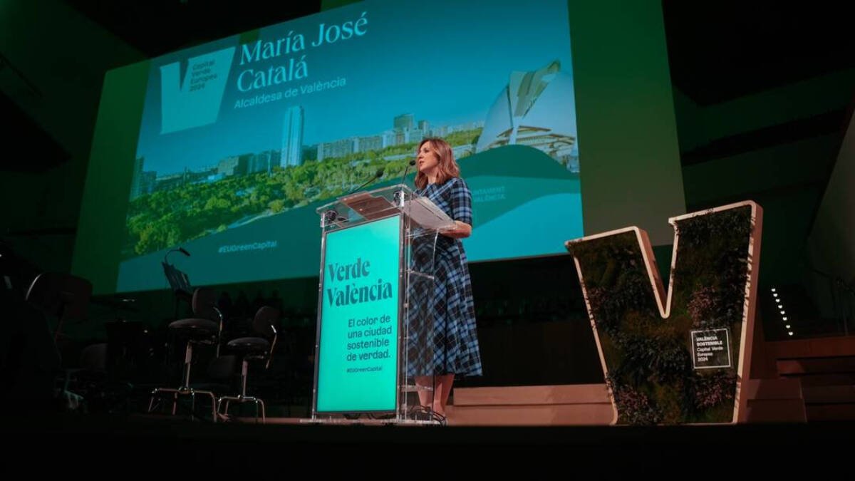 La alcaldesa en el acto de la Capitalidad Verde Europea.