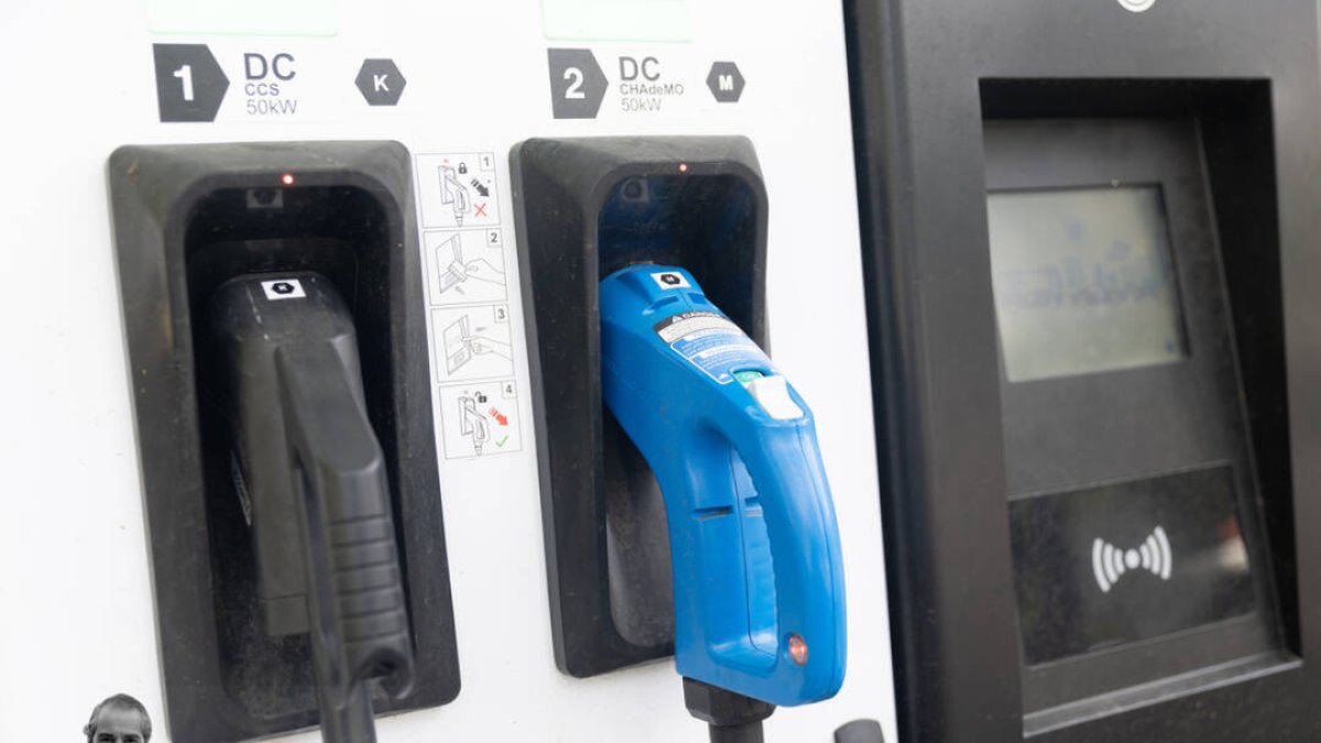 Punto de carga de vehículos eléctricos.