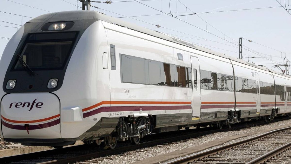 Modelo de tren media distancia