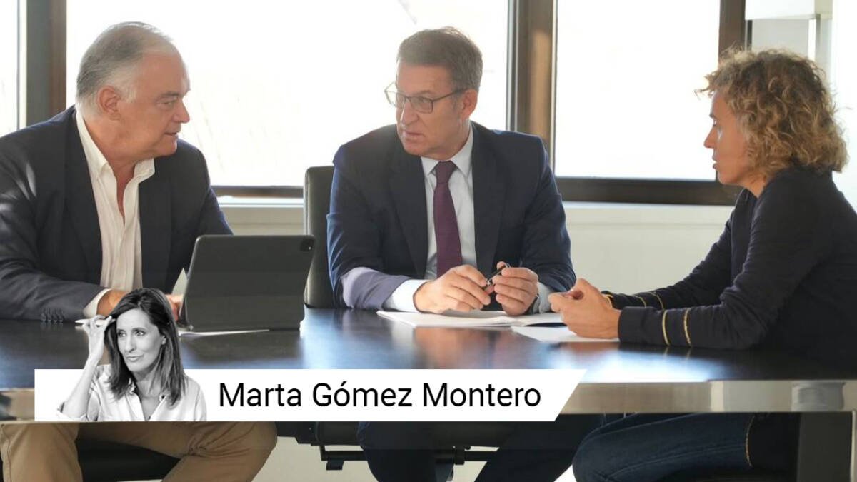 Feijóo, rodeado por Esteban González Pons y Dolors Montserrat