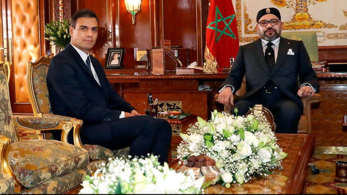 Sánchez con el rey de Marruecos en una visita