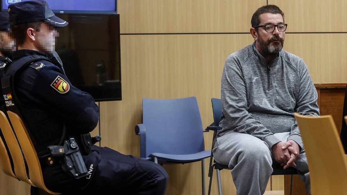 El padre acusado de matar a su hijo de once años, durante un juicio en la Ciudad de la Justicia de Valencia