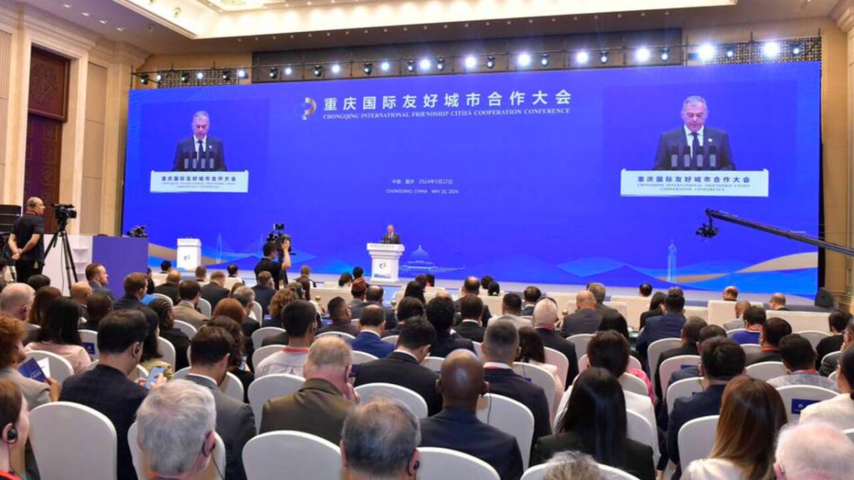 El alcalde de Sevilla, José Luis Sanz, en China.