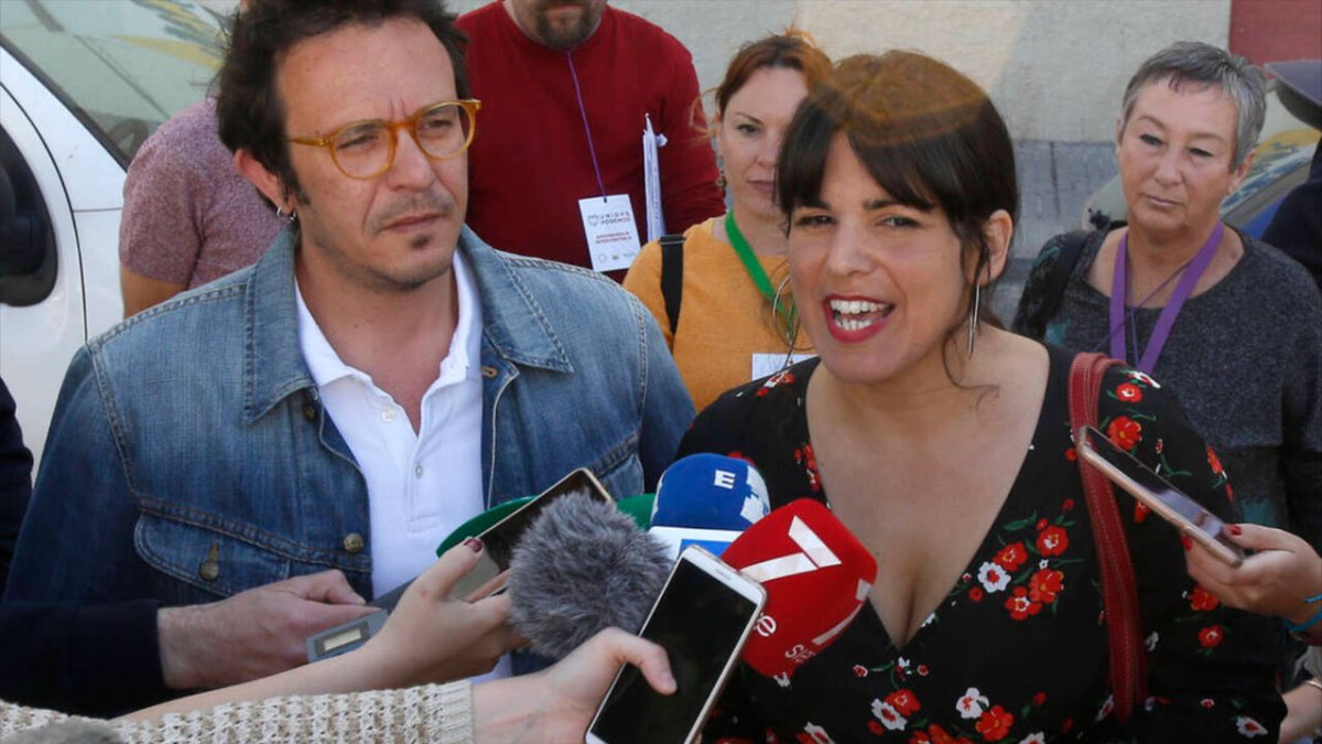 La exlíder de Adelante Andalucía, Teresa Rodríguez y el exalcalde de Cádiz, José María González 'Kichi'.