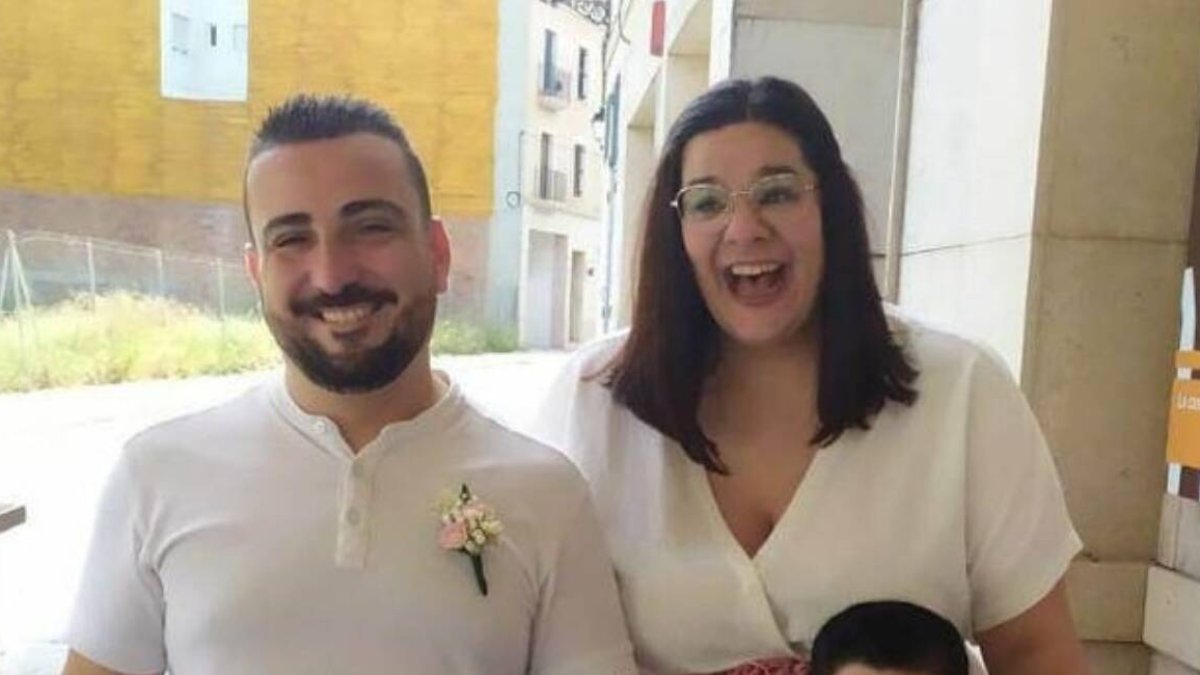 Adrián junto a su mujer