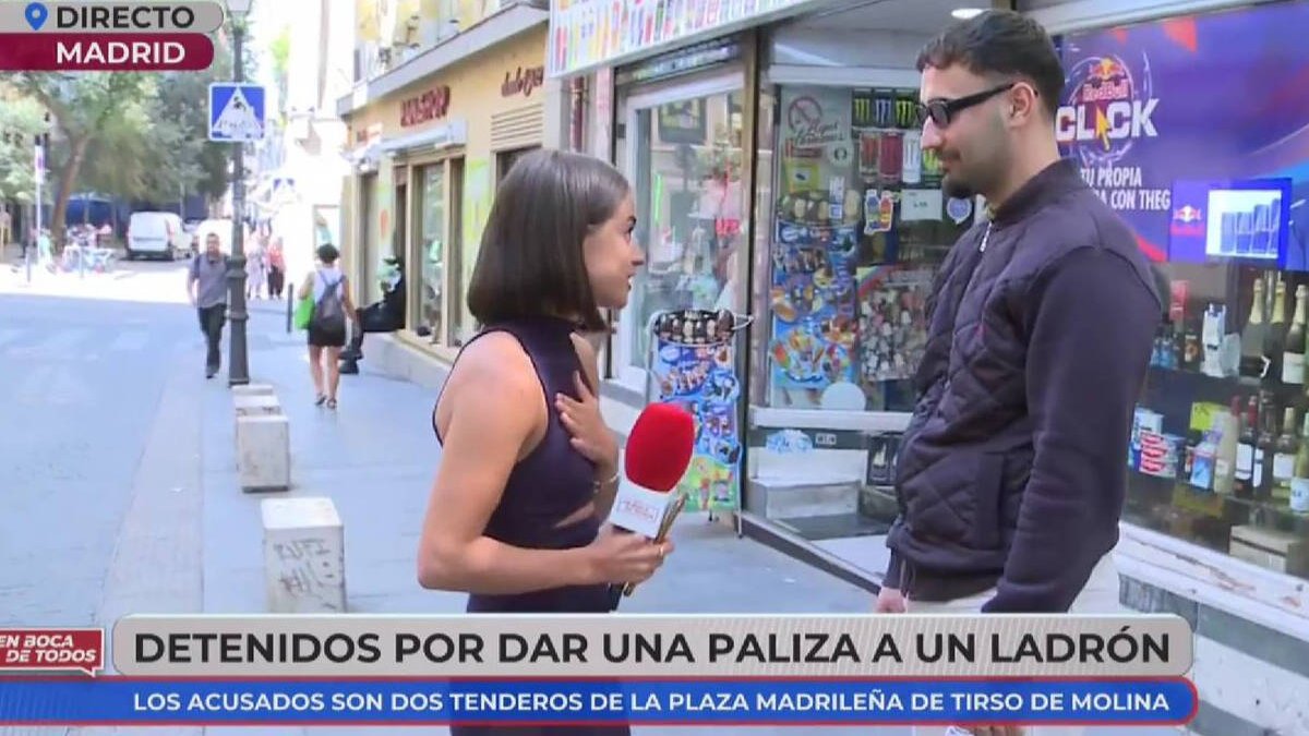 Isa Balado pide al presunto agresor que le deje trabajar, justo después de tocarle el culo.