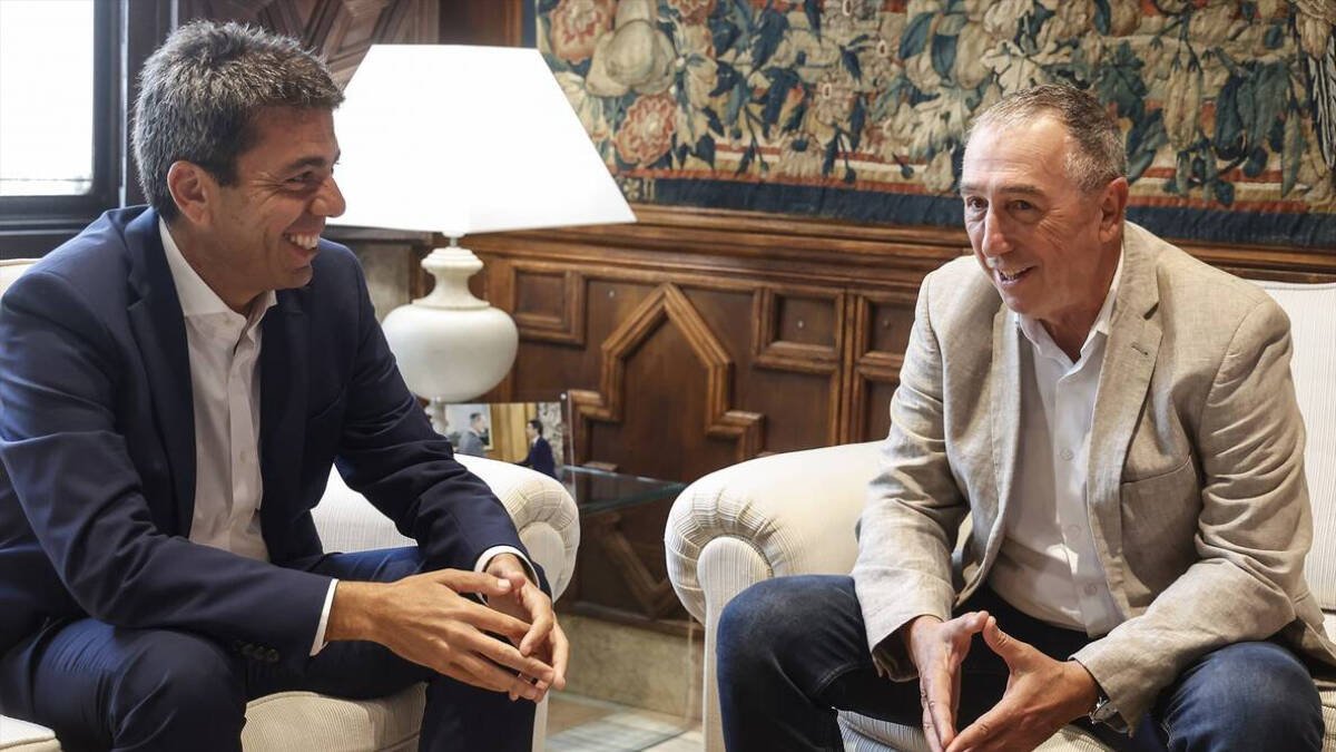 El presidente de la Generalitat Carlos Mazón y el líder de Compromís, Joan Baldoví.