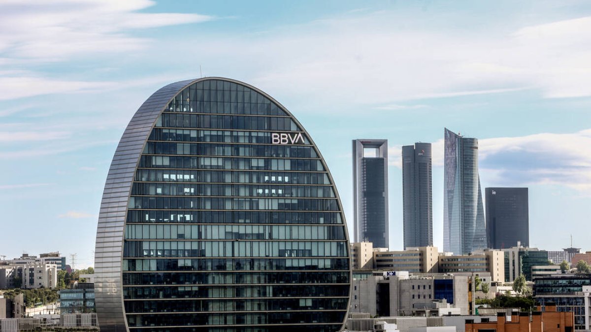 Fachada del edificio ‘La Vela’, en la ciudad del BBVA