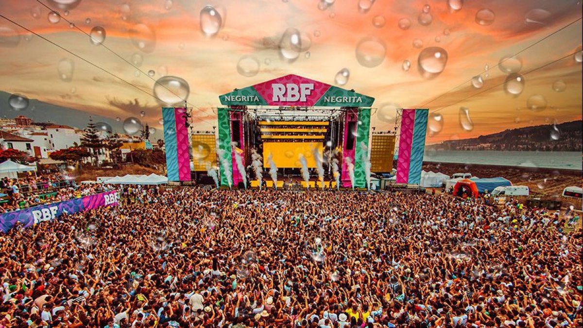 Reggeaton Beach Festival en imagen de archivo
