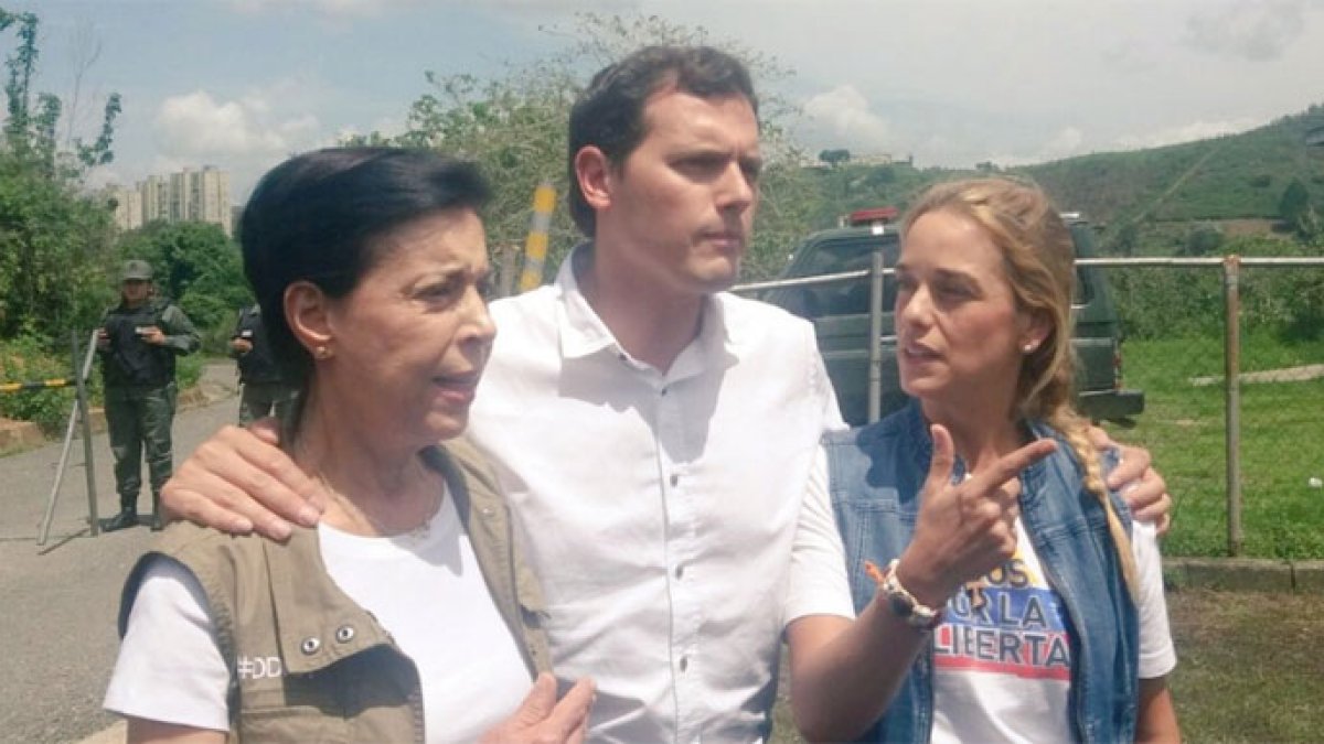 Rivera se harta de críticas y ataca a Podemos por llevarse dinero venezolano