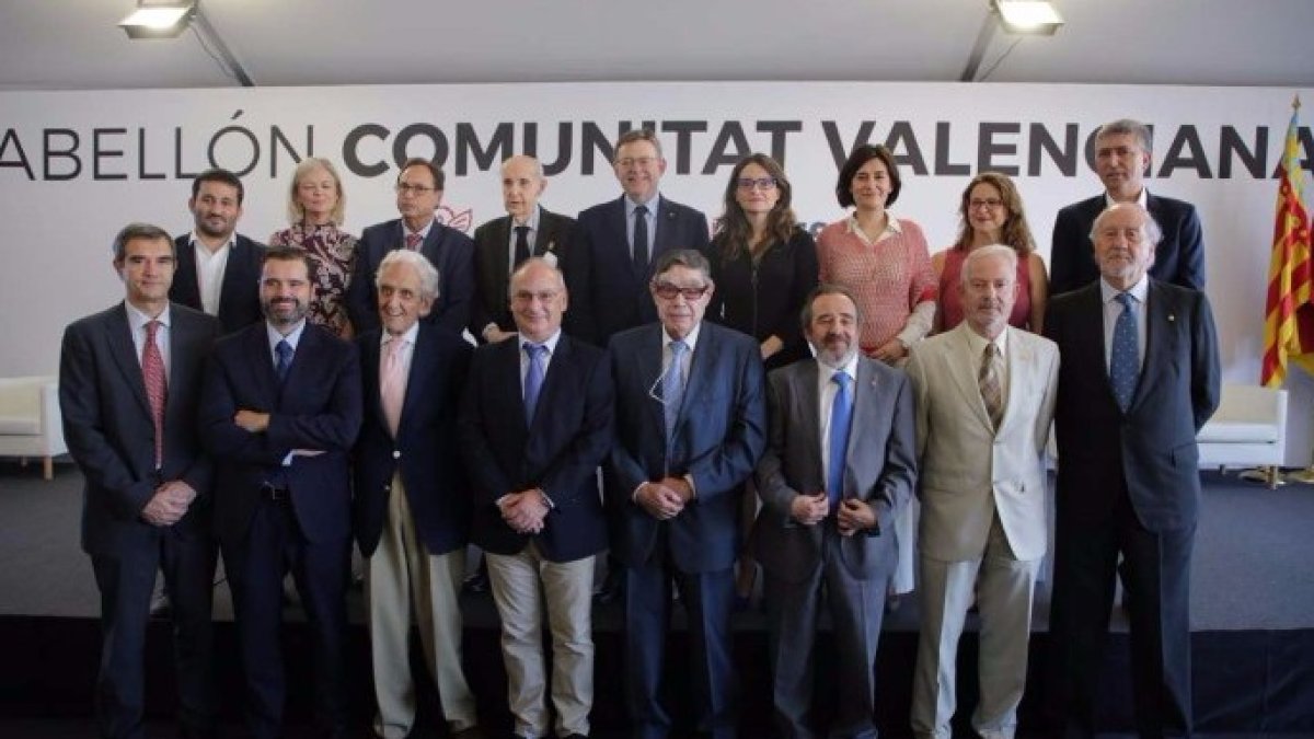 El Consell con los miembros del Consejo Consultivo I+D+i, ayer en Alicante