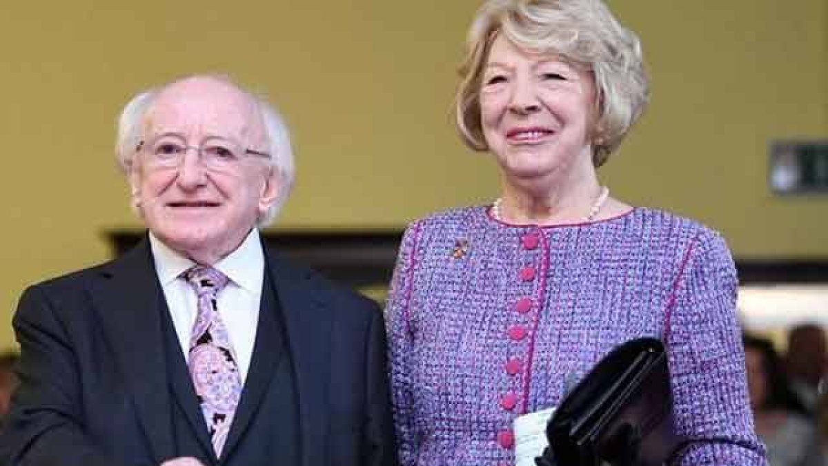 El presidente de Irlanda y su esposa.
