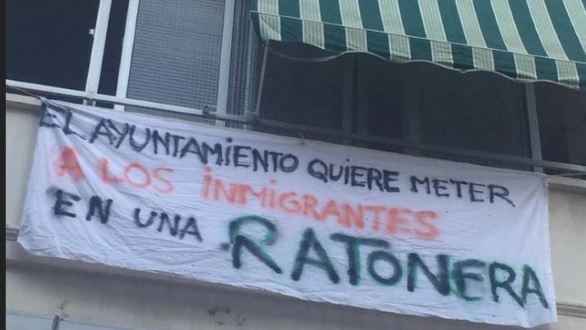 Barrio de Ayora: inquietud por el centro de inmigrantes tras una semana agitada