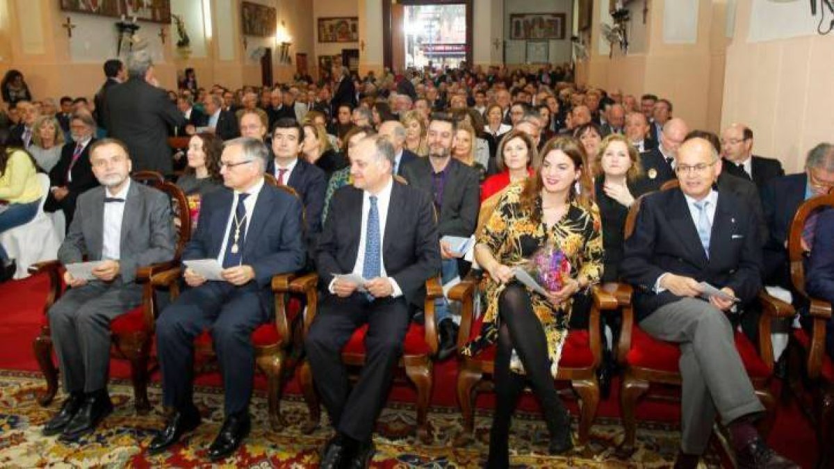 Políticos, elecciones y Semana Santa Marinera