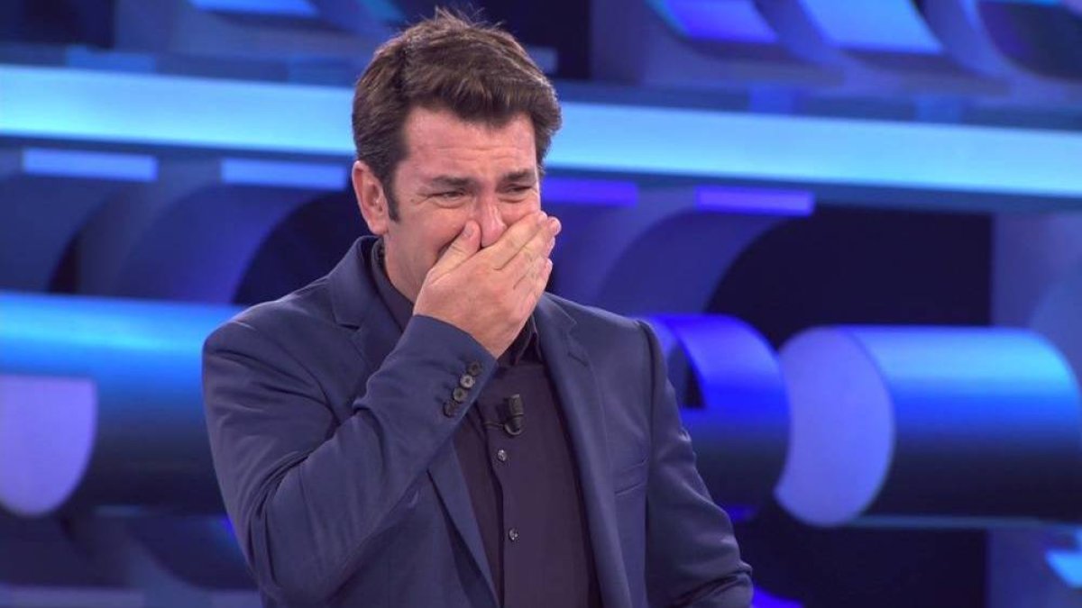 Arturo Valls destroza el increíble nuevo look de Carmen Borrego y arde