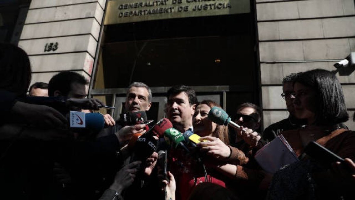 Cerco al pancatalanismo con una denuncia por presunta malversación