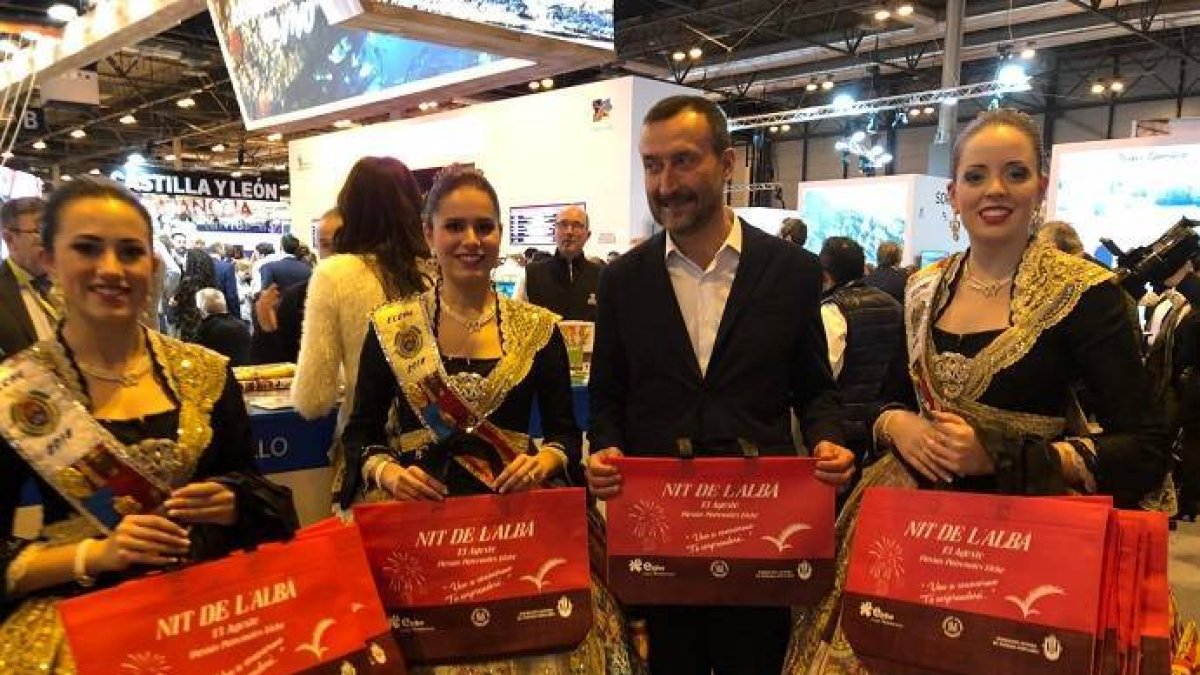 Ximo Puig reclama en Fitur el regreso de la Dama de Elche