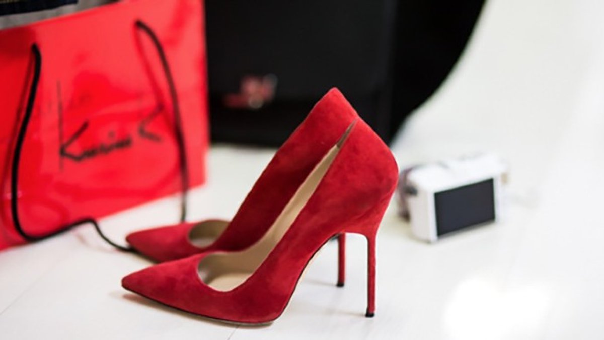 Los 5 mejores tips para aprender a ser estilosa y femenina caminando con tacones