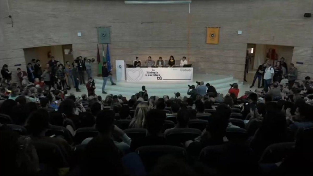 Así estaba el auditorio de la Facultad de Ciencias de la Comunicación.