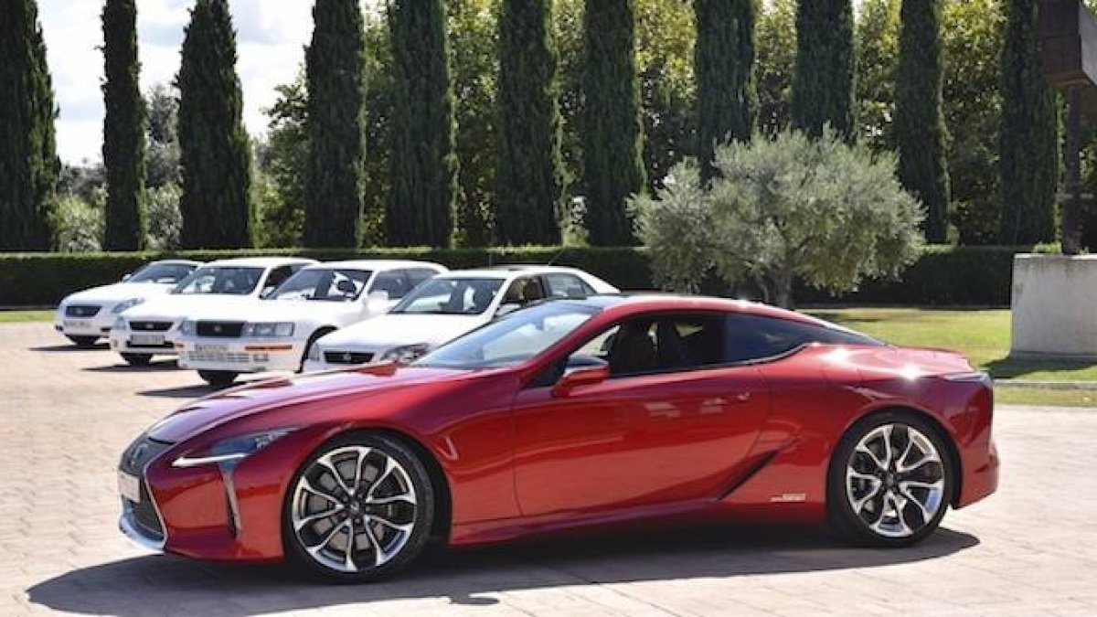 Lexus quiere celebrar sus 30 años con una cota histórica