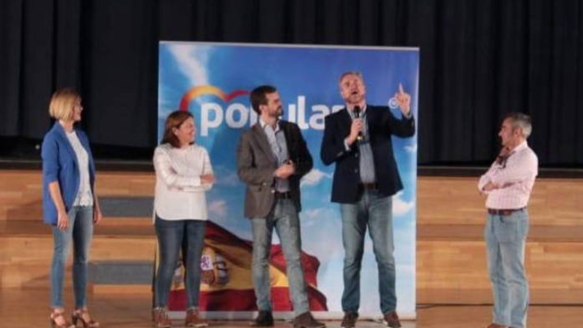 La discreta visita de Pablo Casado a La Vall d´Uixó para cumplir una promesa