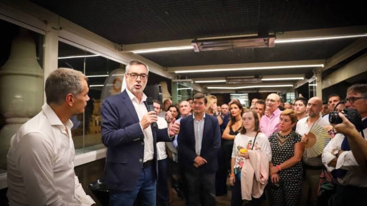 La cena con Villegas en Valencia: arengas y pocas aclaraciones en Ciudadanos