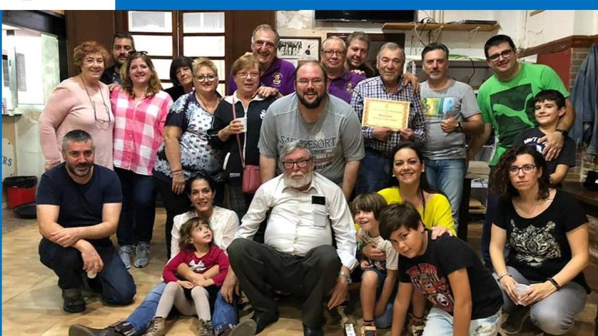 Homenaje a la Real Senyera en el Grao y gastronomía popular en el Cabanyal