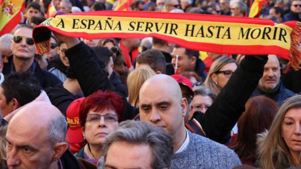 Manifestación de Vox ante el Palau de la Generalitat.