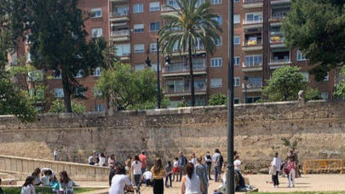 Aglomeraciones en el río y advertencia de la vicealcaldesa de Valencia