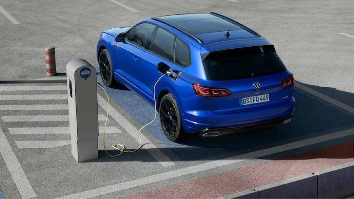Volkswagen enchufa el Touareg más potente