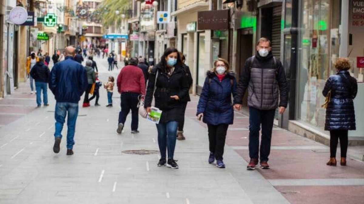 El Ayuntamiento de Elche ha peatonalizado la Corredora, una de las principales calles comerciales del centro de la ciudad