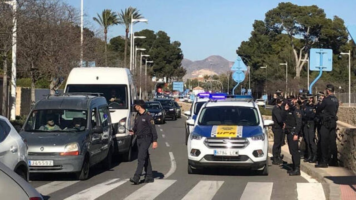 La Policía Local de Alicante ha intensificado los controles en los accesos a la ciudad
